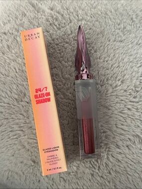 Urban Decay 24/7 Glaze-On Liquid Eyeshadow — Shimmery Rose-Berry